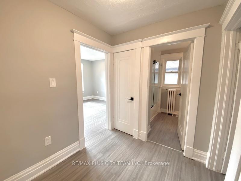 Photo 8 of Unit 2, 953 Montclair Avenue, Hamilton, Delta — HOMEH
