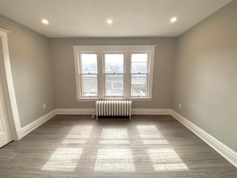Photo 12 of Unit 2, 953 Montclair Avenue, Hamilton, Delta — HOMEH