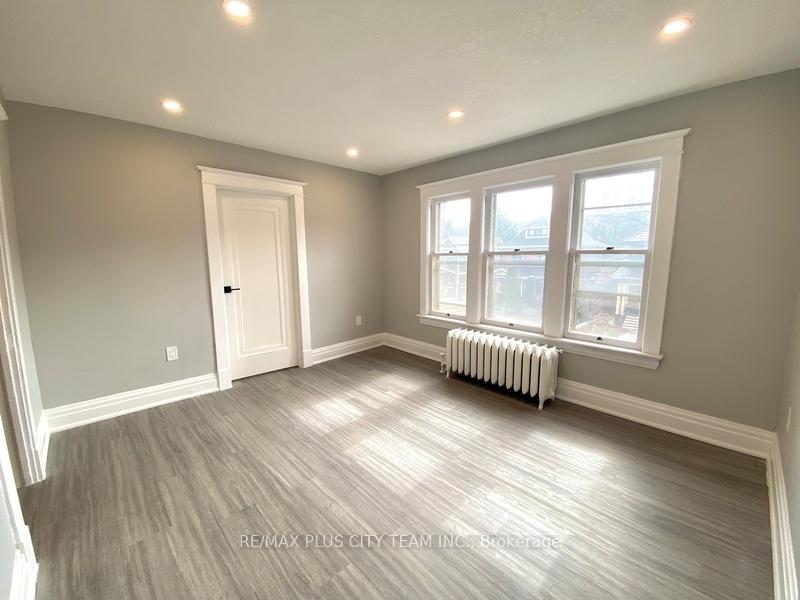 Photo 13 of Unit 2, 953 Montclair Avenue, Hamilton, Delta — HOMEH