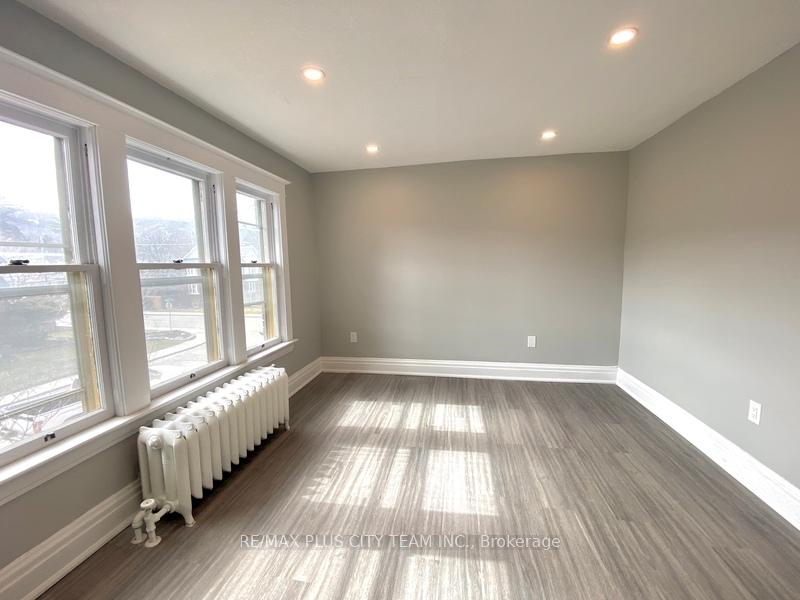 Photo 16 of Unit 2, 953 Montclair Avenue, Hamilton, Delta — HOMEH