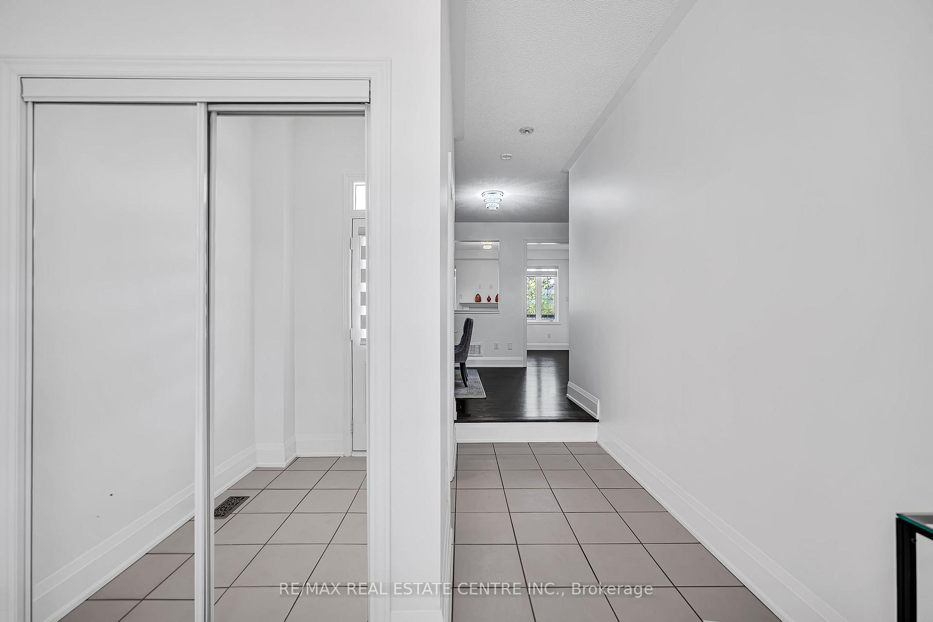 Photo 2 of 425 Bussel Crescent, Milton, Clarke — HOMEH