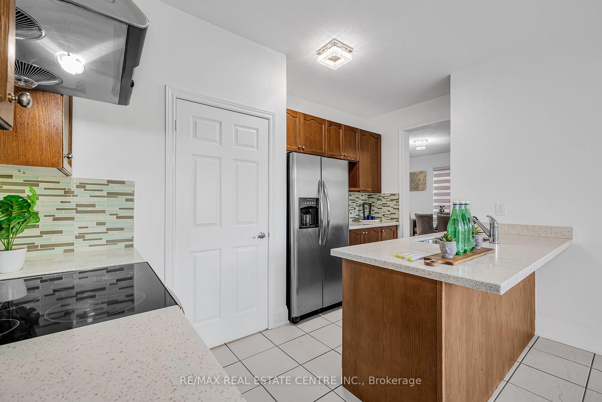 Photo 19 of 425 Bussel Crescent, Milton, Clarke — HOMEH