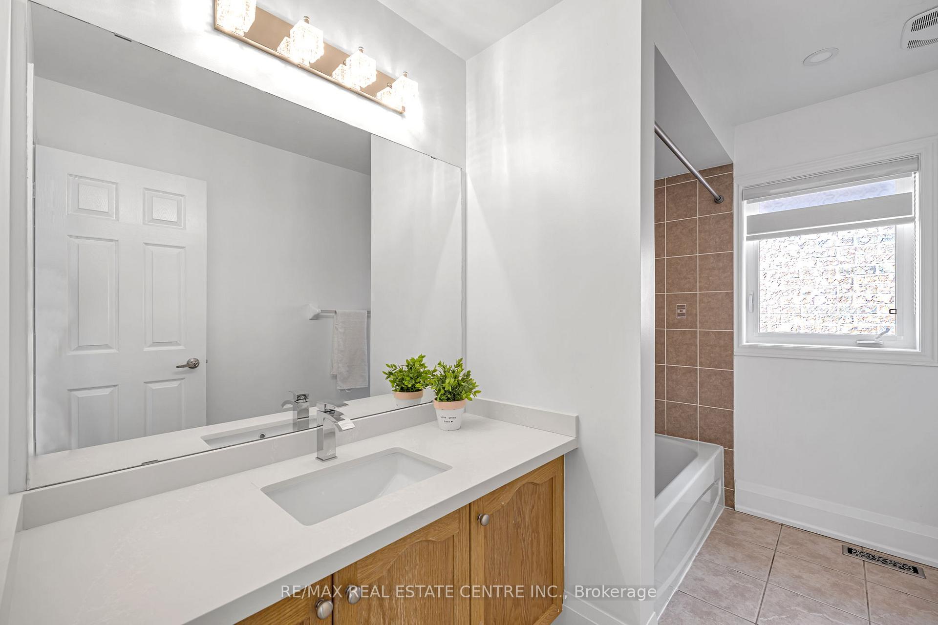 Photo 28 of 425 Bussel Crescent, Milton, Clarke — HOMEH