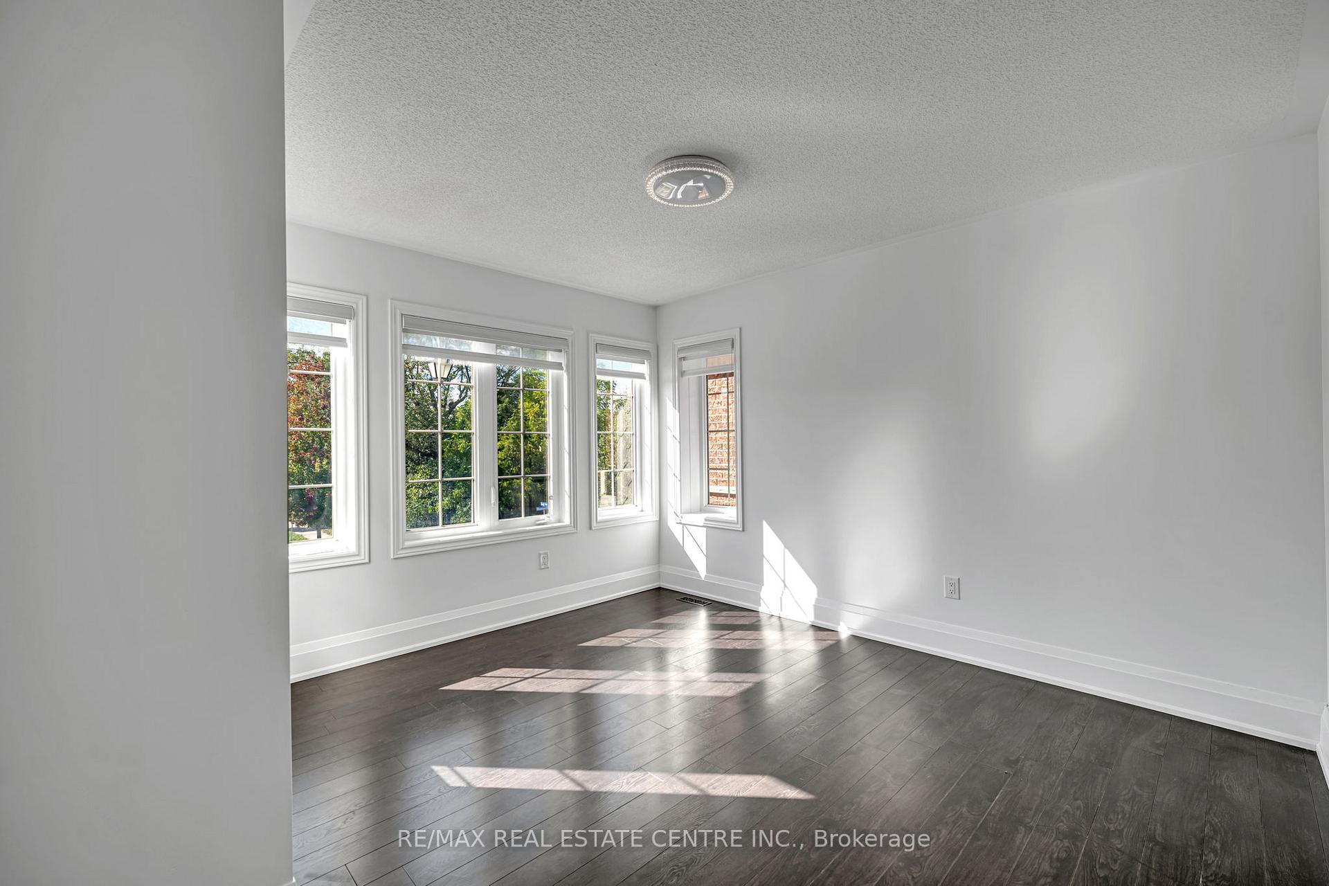 Photo 30 of 425 Bussel Crescent, Milton, Clarke — HOMEH