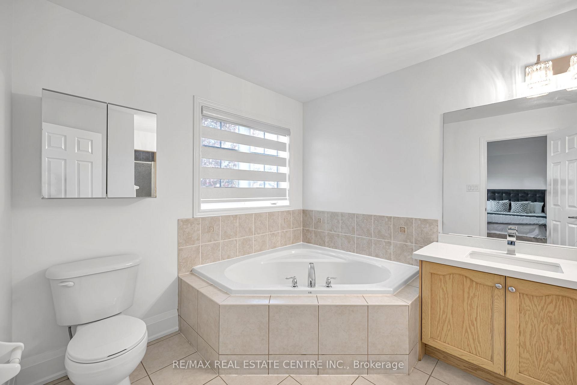 Photo 38 of 425 Bussel Crescent, Milton, Clarke — HOMEH