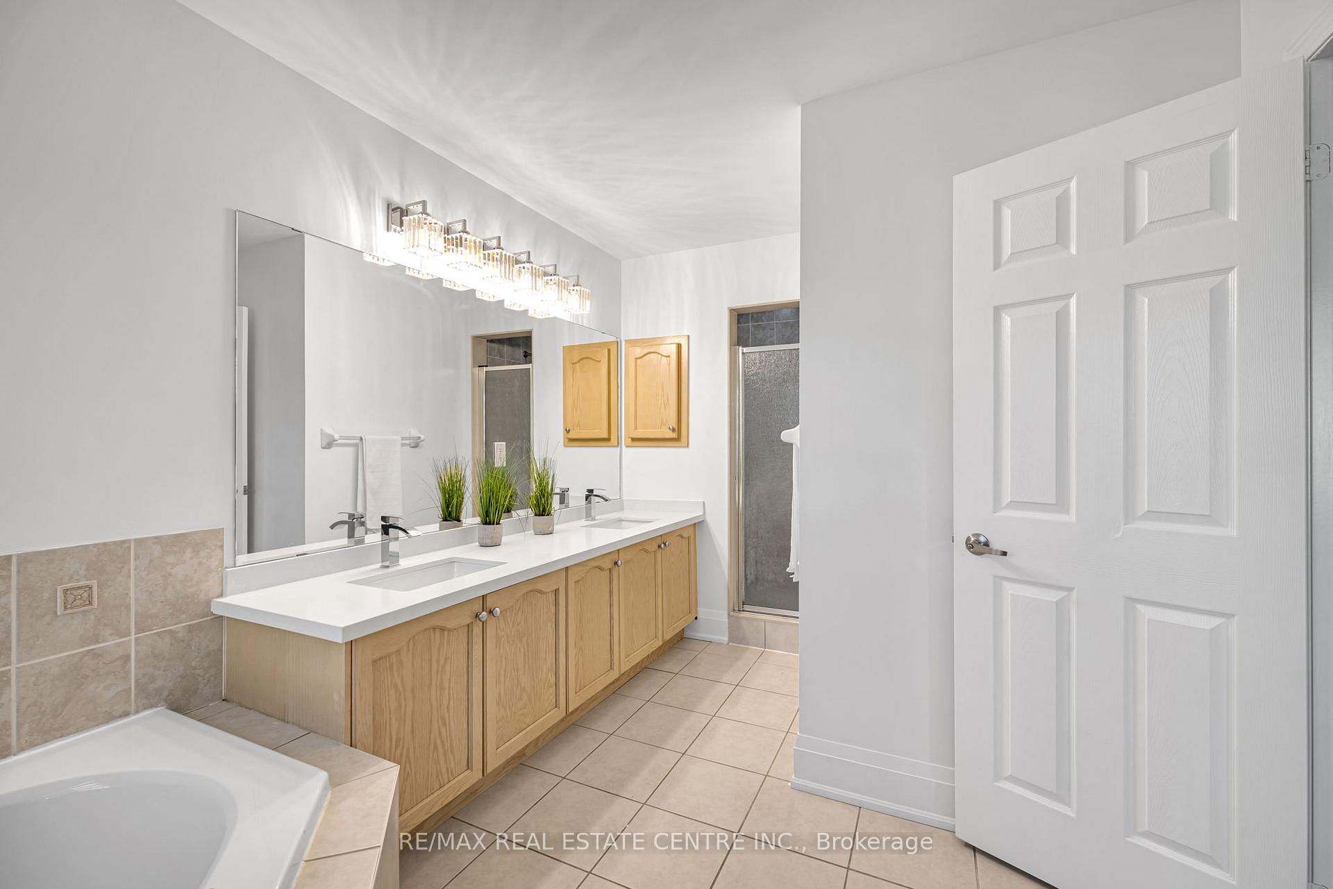Photo 39 of 425 Bussel Crescent, Milton, Clarke — HOMEH