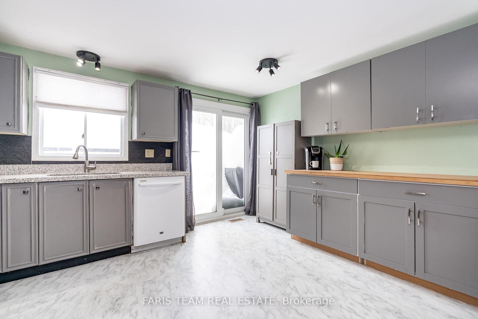 Photo 4 of 307 Christine Drive, Midland — HOMEH