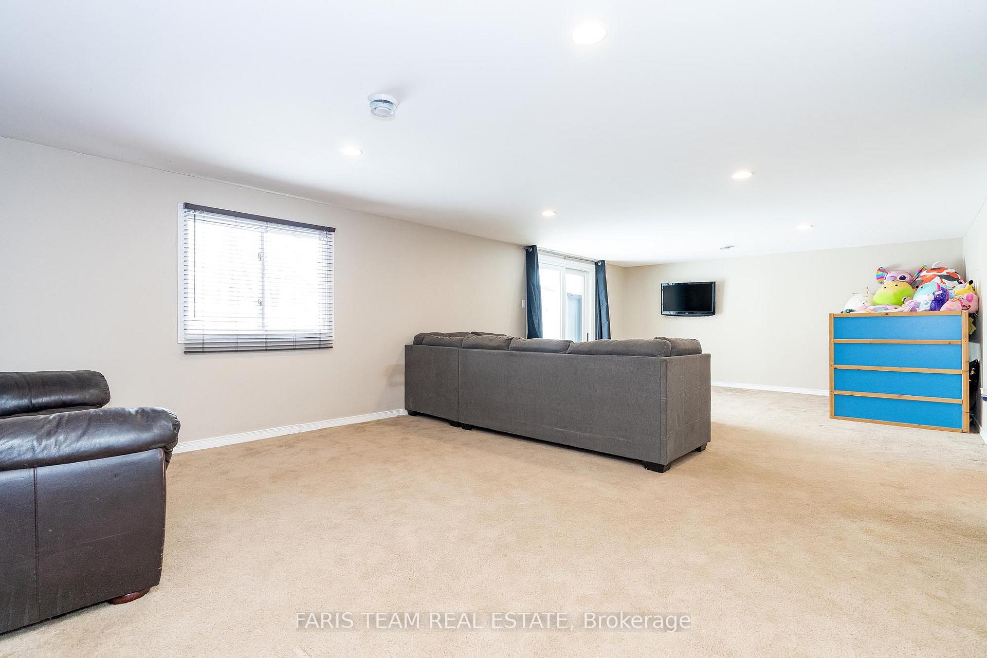 Photo 10 of 307 Christine Drive, Midland — HOMEH