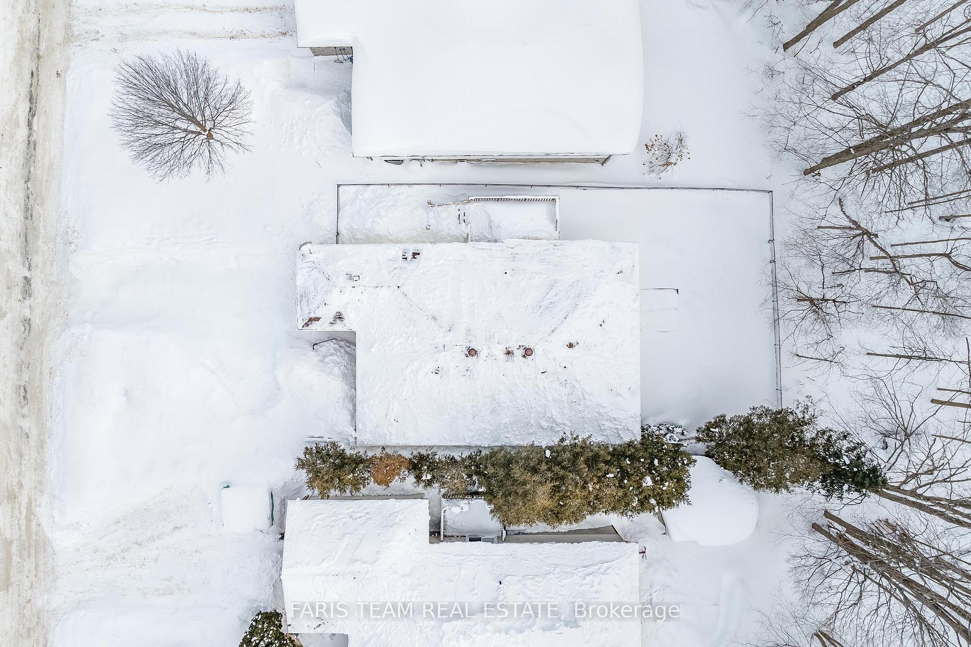 Photo 16 of 307 Christine Drive, Midland — HOMEH