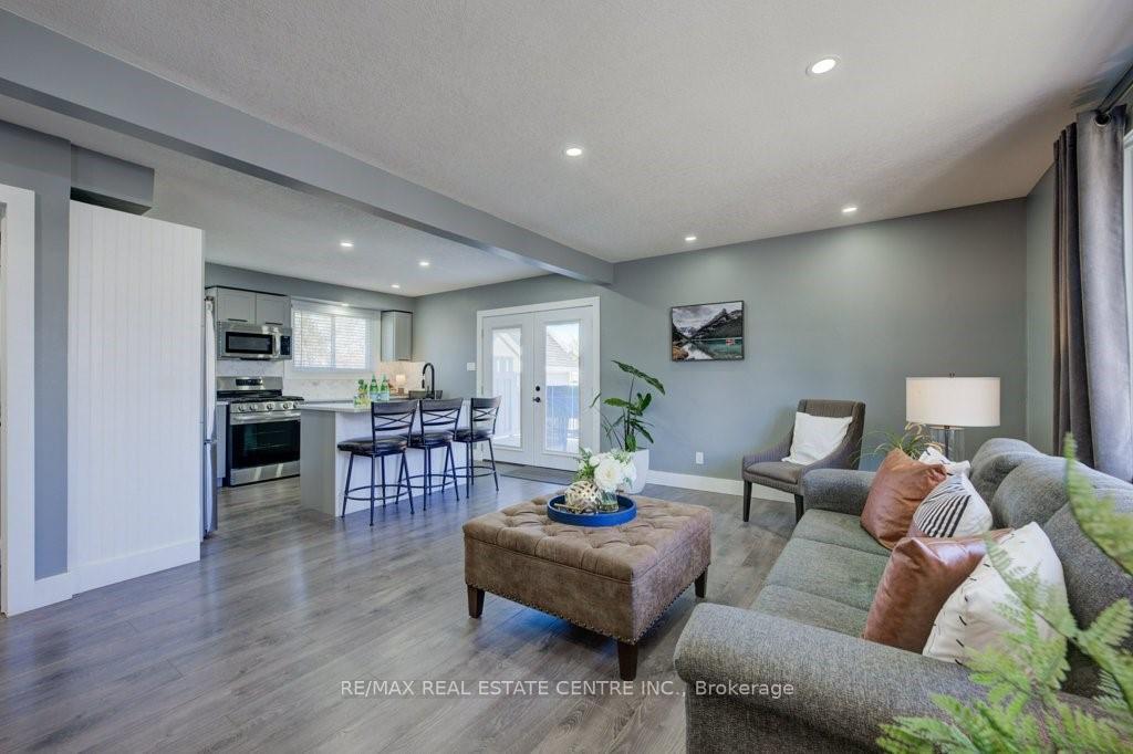 Photo 1 of 51 Rossford Crescent, Kitchener — HOMEH