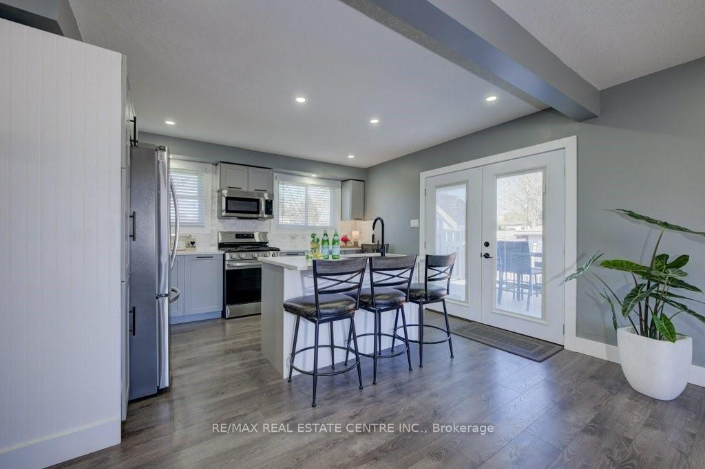 Photo 6 of 51 Rossford Crescent, Kitchener — HOMEH