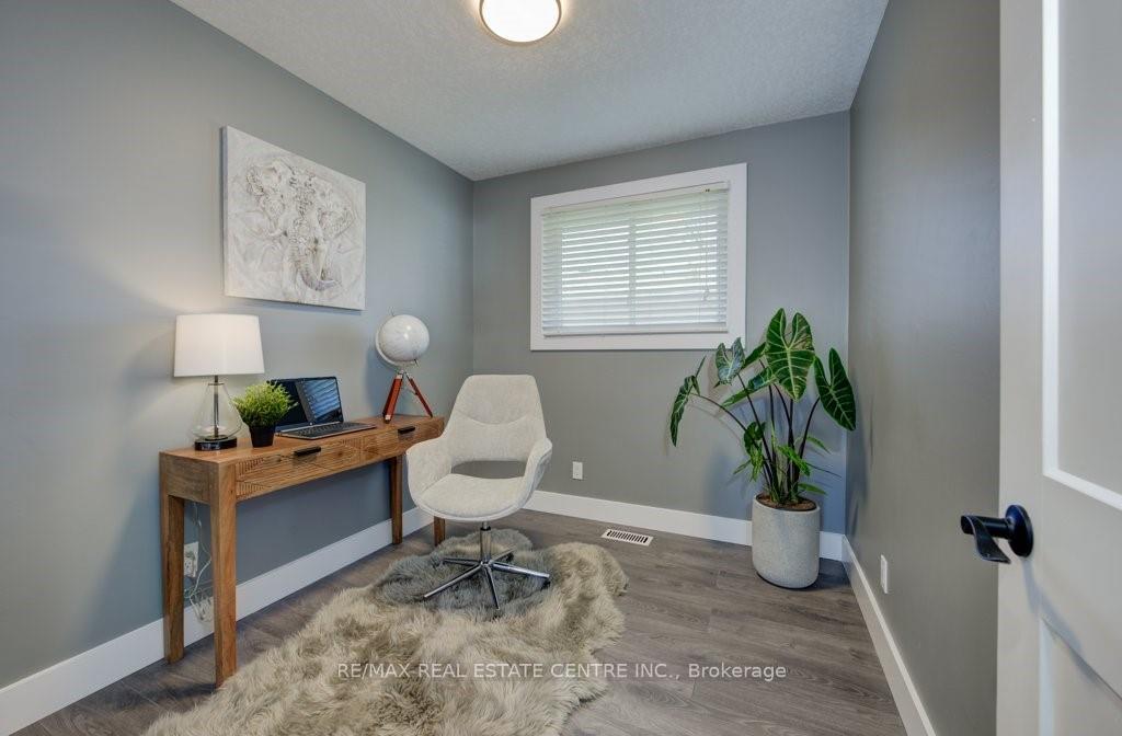 Photo 11 of 51 Rossford Crescent, Kitchener — HOMEH