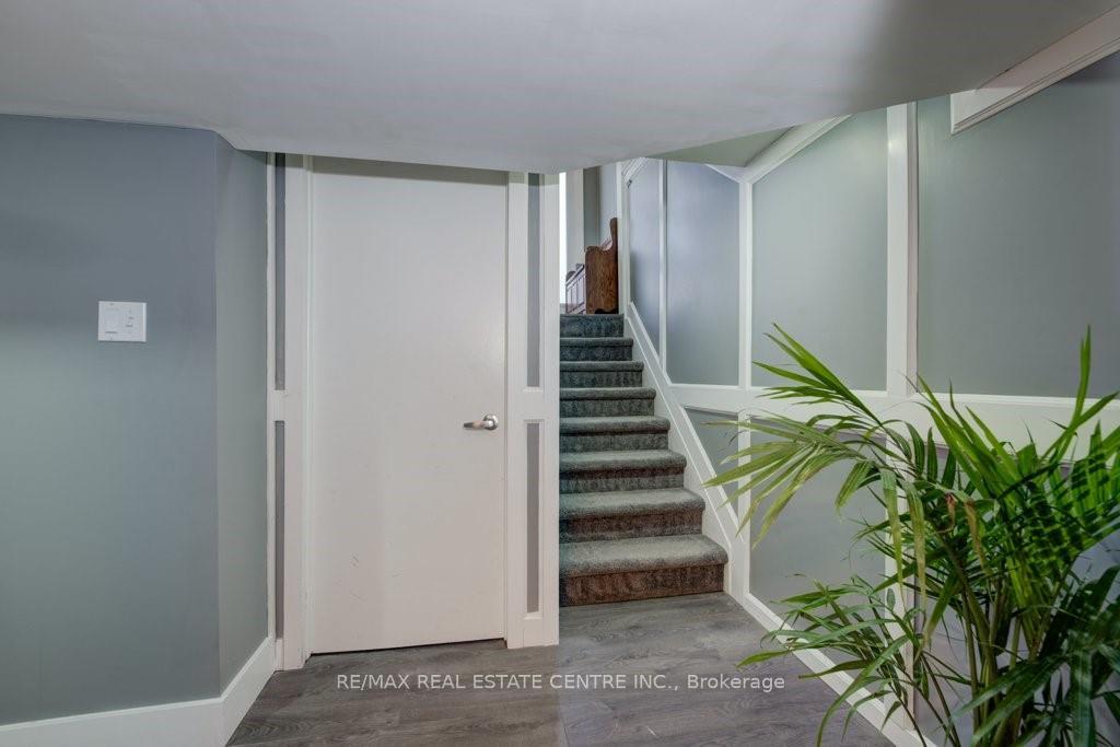 Photo 16 of 51 Rossford Crescent, Kitchener — HOMEH