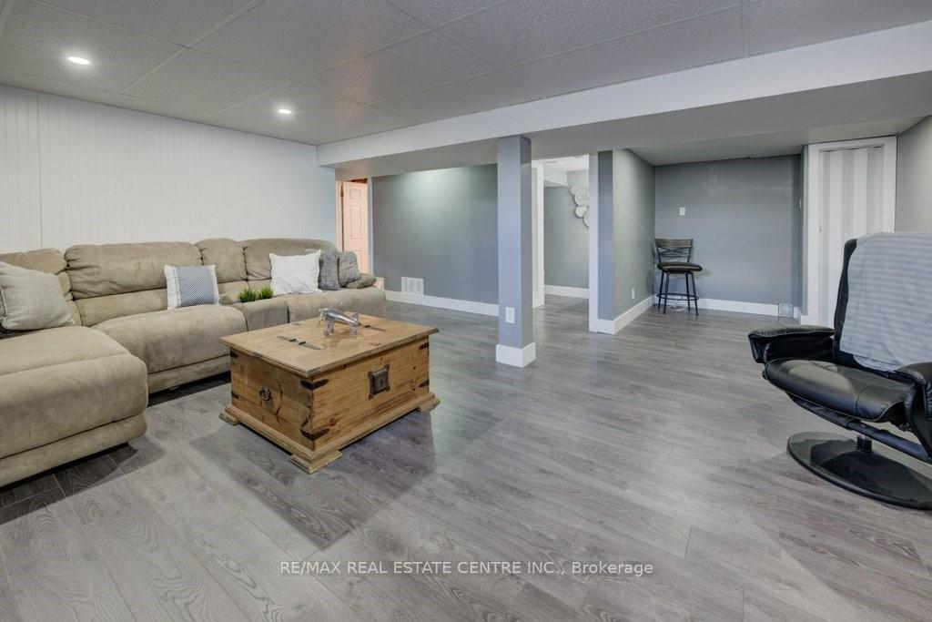 Photo 19 of 51 Rossford Crescent, Kitchener — HOMEH