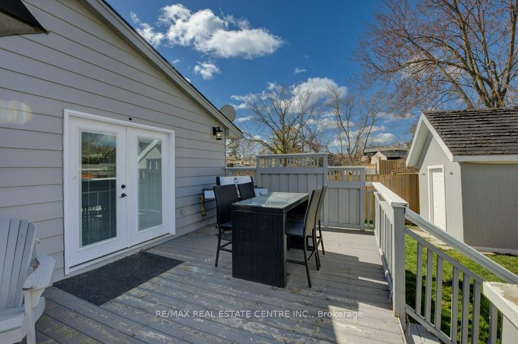 Photo 24 of 51 Rossford Crescent, Kitchener — HOMEH