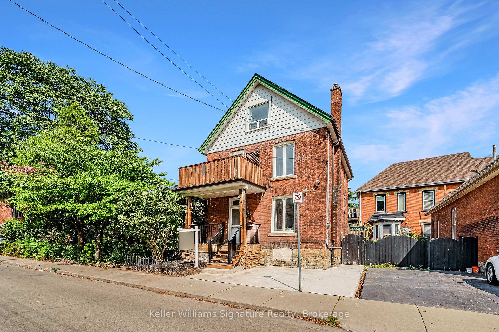 Photo 2 of 39 Alanson Street, Hamilton, Stinson — HOMEH