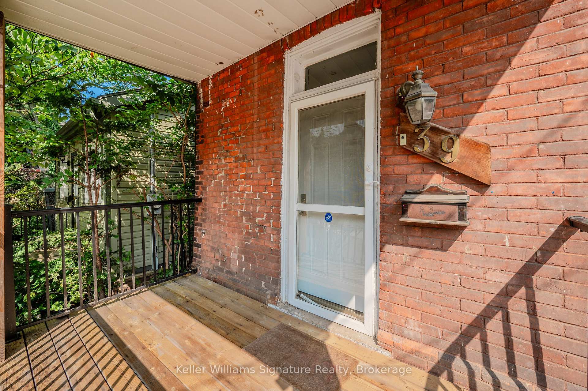 Photo 4 of 39 Alanson Street, Hamilton, Stinson — HOMEH