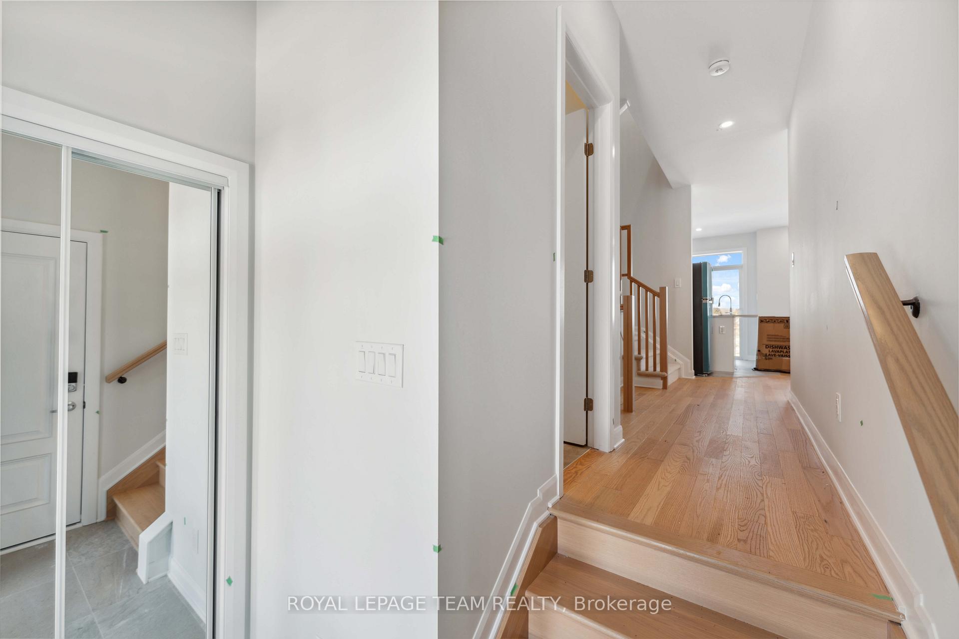 Photo 2 of 160 Invention Boulevard, Ottawa, Kanata - Morgan's Grant/South March — HOMEH
