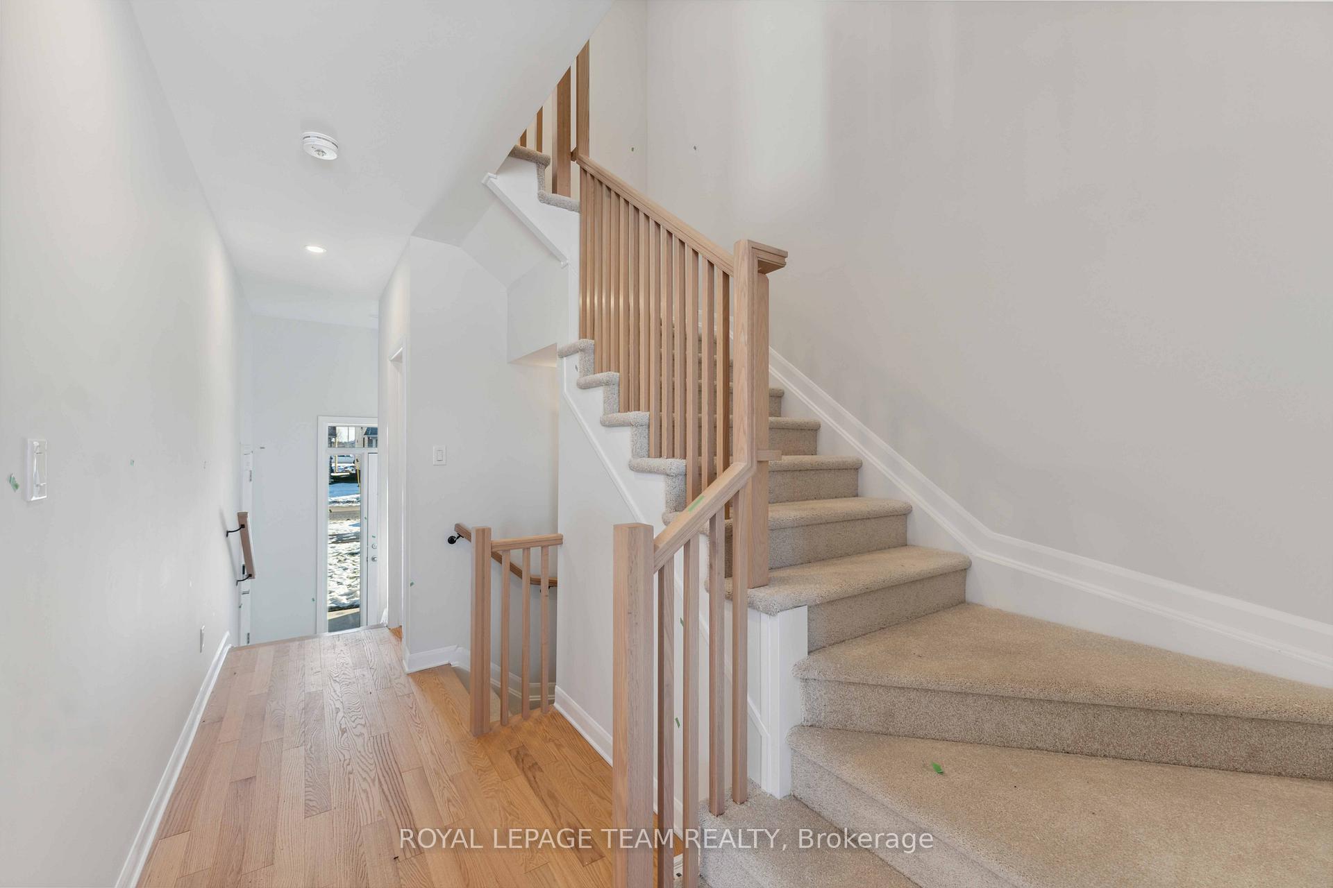 Photo 3 of 160 Invention Boulevard, Ottawa, Kanata - Morgan's Grant/South March — HOMEH