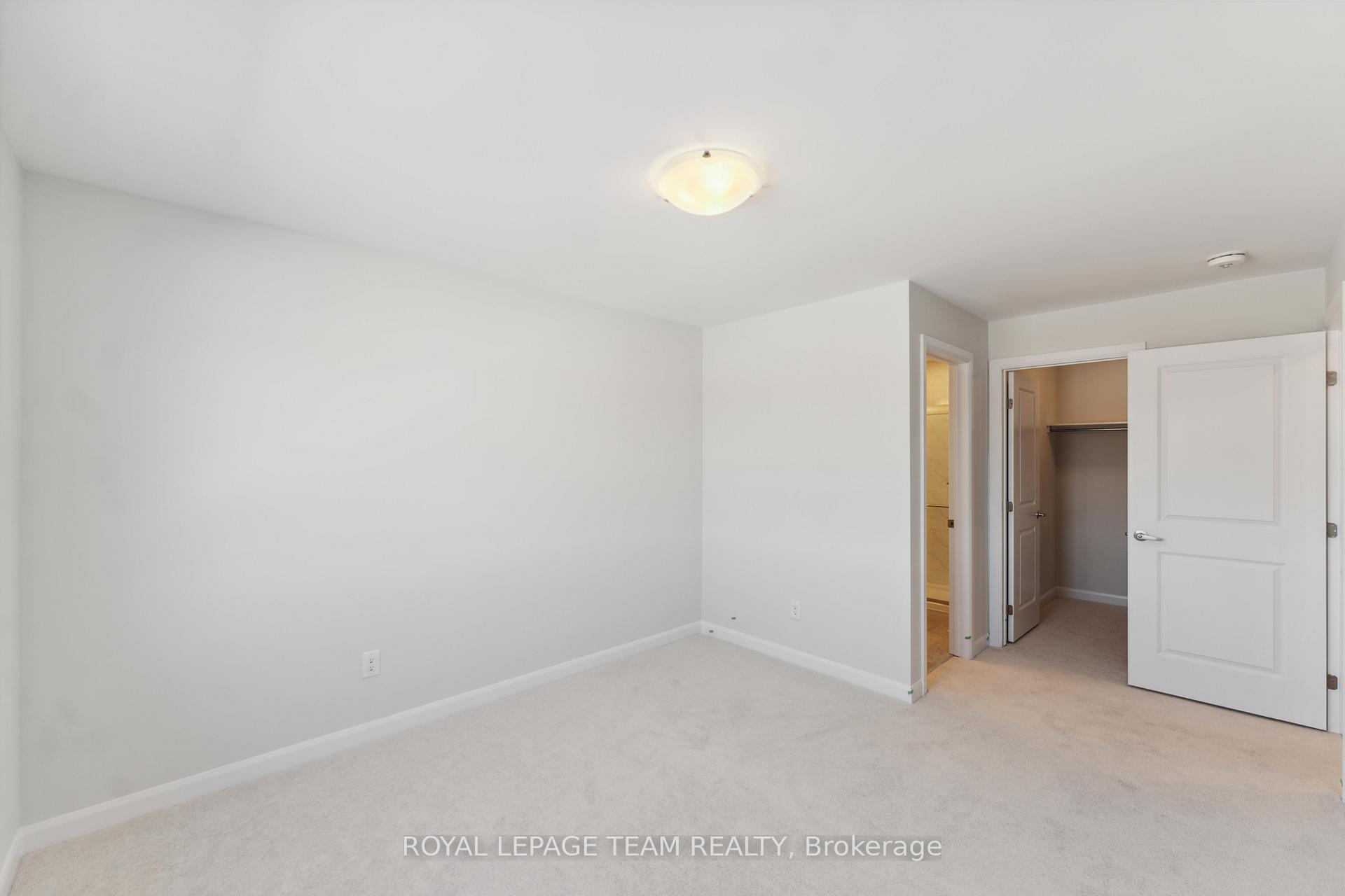 Photo 10 of 160 Invention Boulevard, Ottawa, Kanata - Morgan's Grant/South March — HOMEH