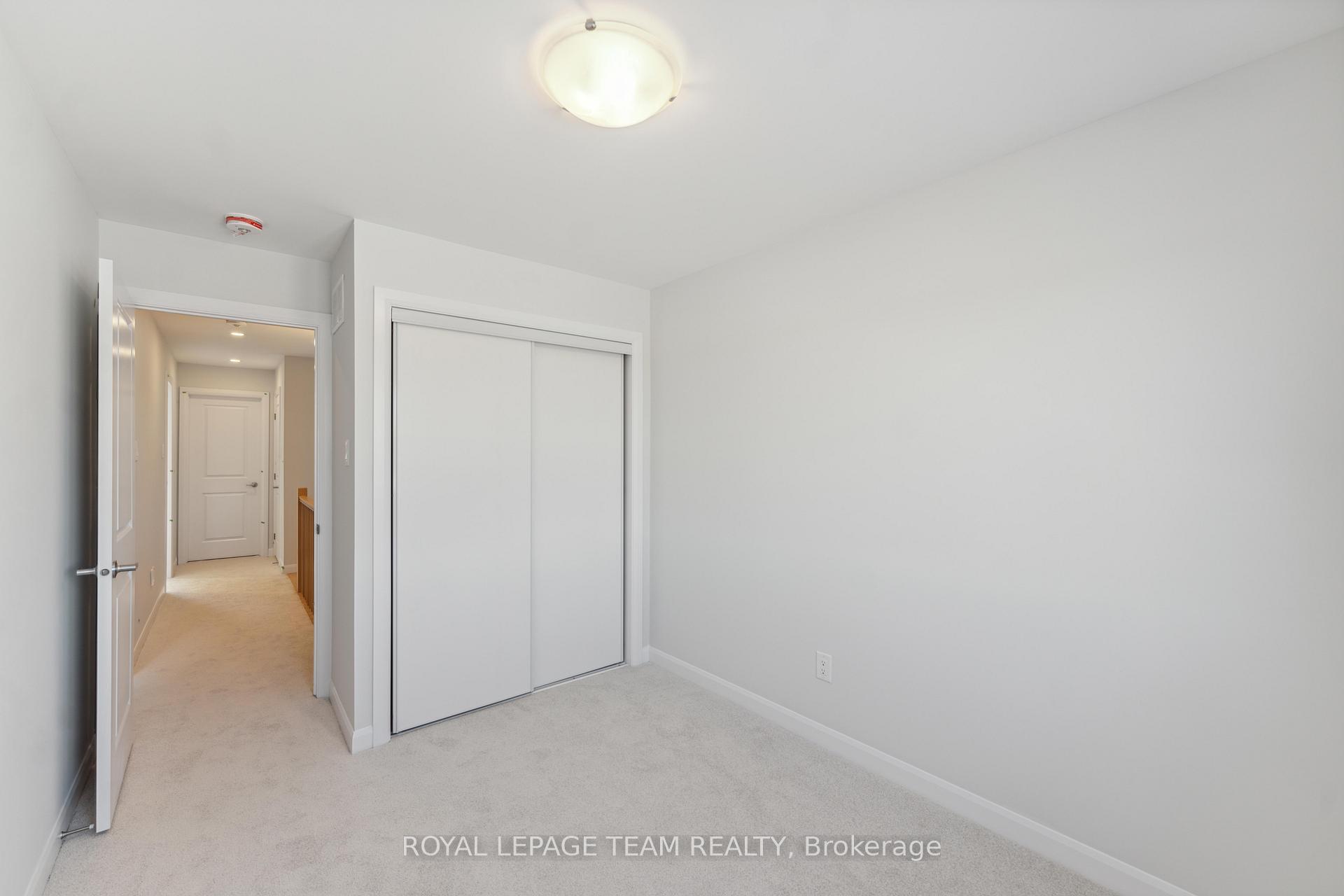 Photo 14 of 160 Invention Boulevard, Ottawa, Kanata - Morgan's Grant/South March — HOMEH
