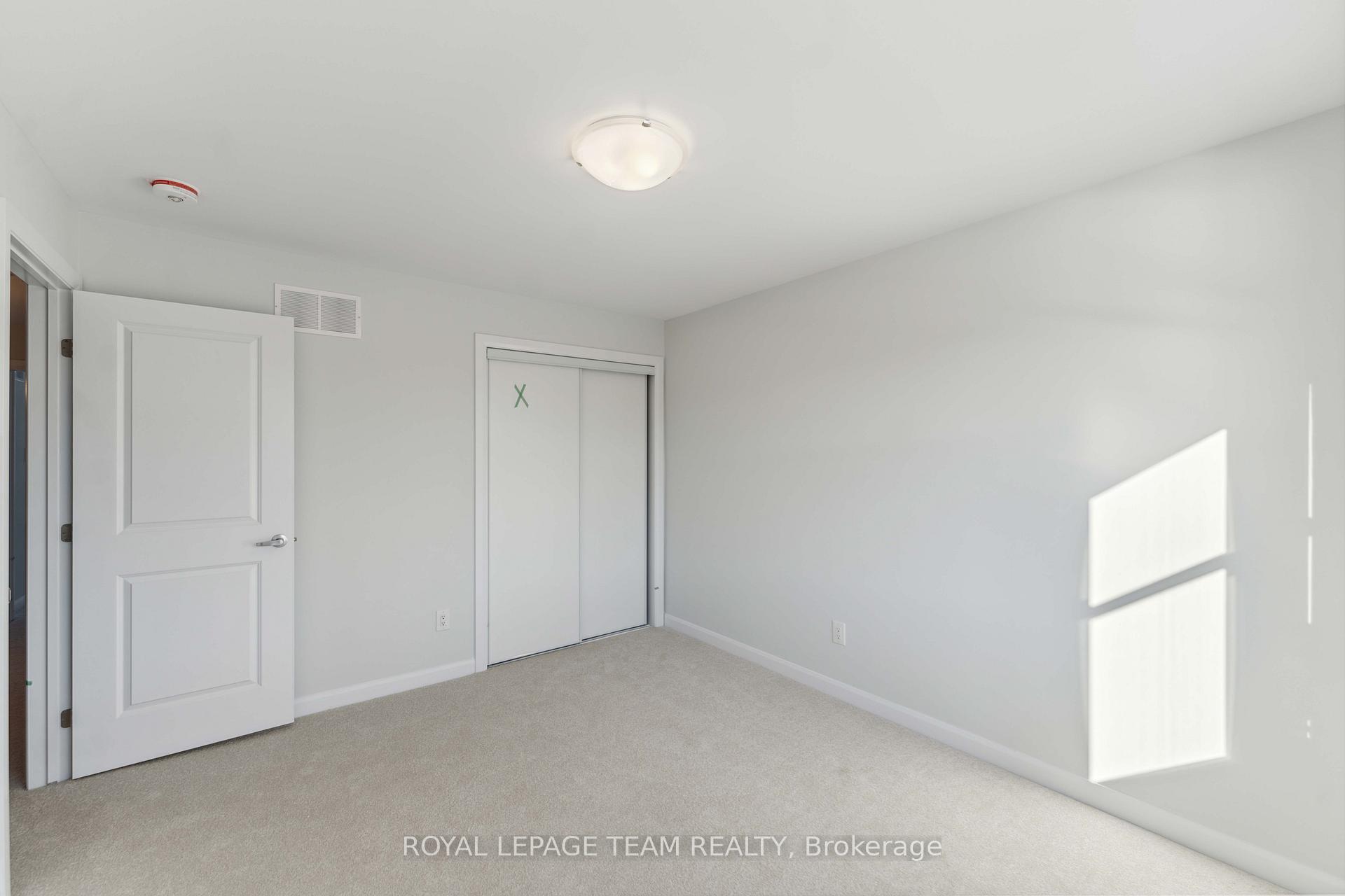 Photo 17 of 160 Invention Boulevard, Ottawa, Kanata - Morgan's Grant/South March — HOMEH