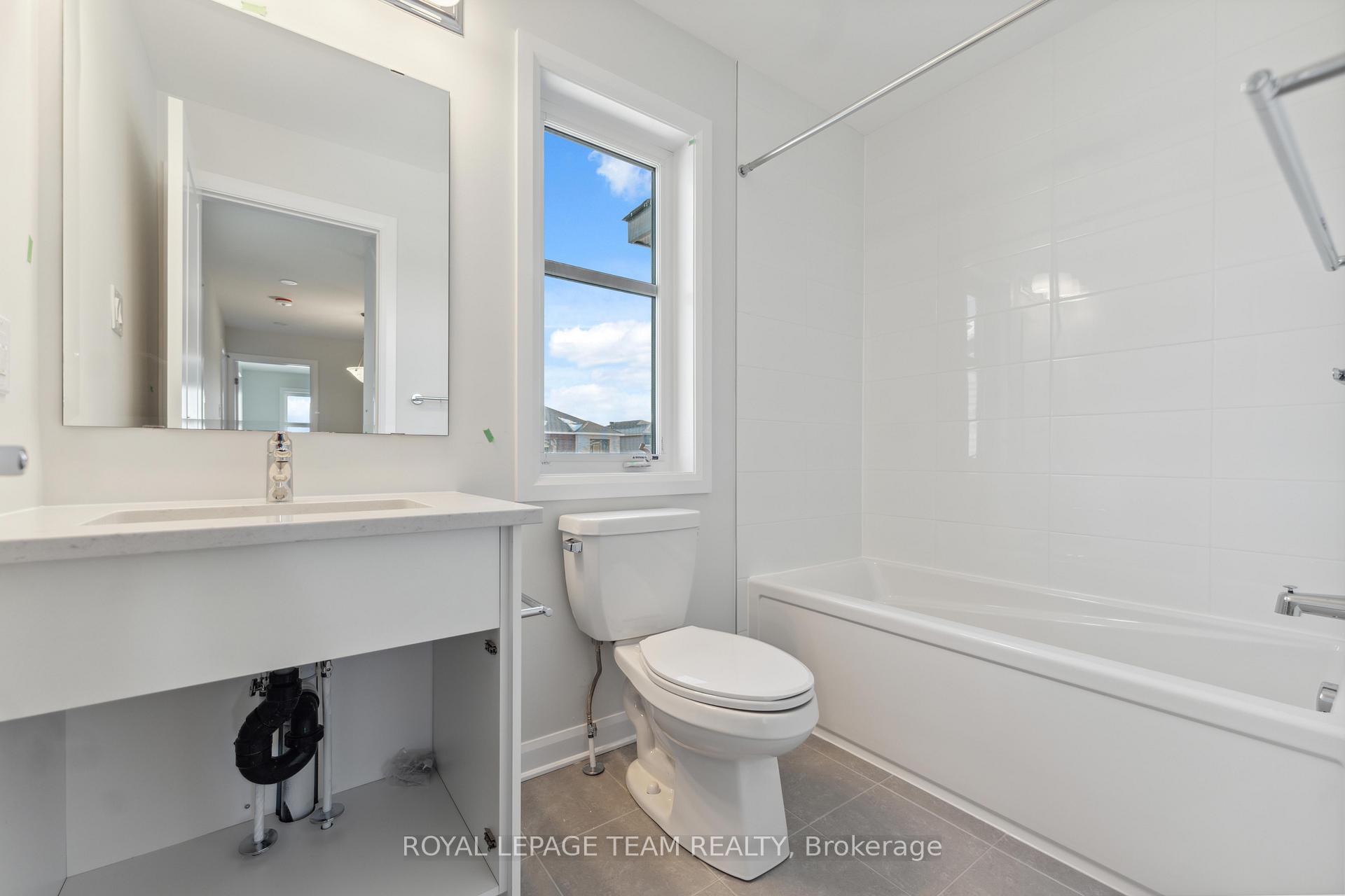 Photo 18 of 160 Invention Boulevard, Ottawa, Kanata - Morgan's Grant/South March — HOMEH