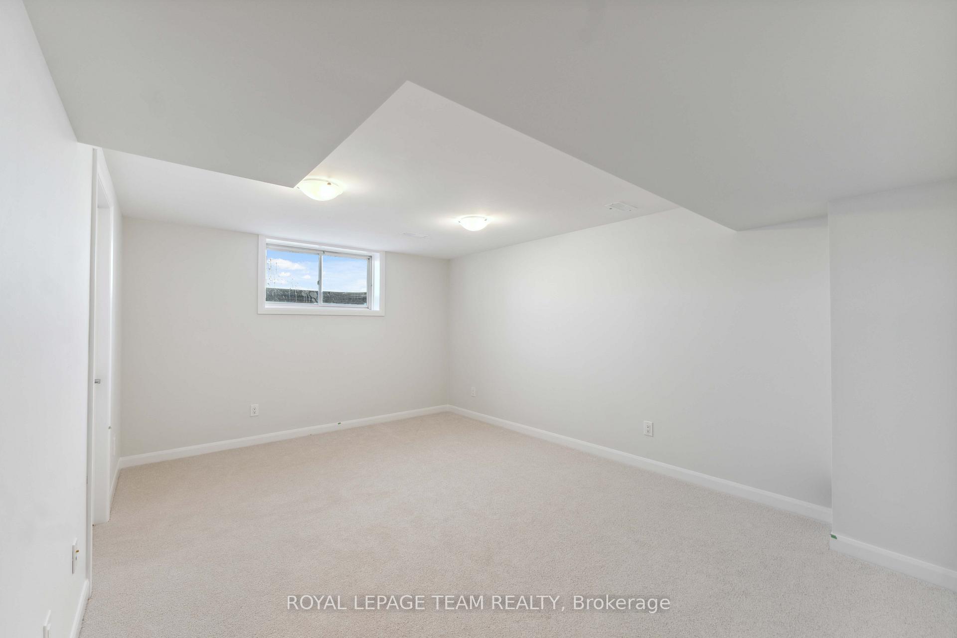Photo 19 of 160 Invention Boulevard, Ottawa, Kanata - Morgan's Grant/South March — HOMEH
