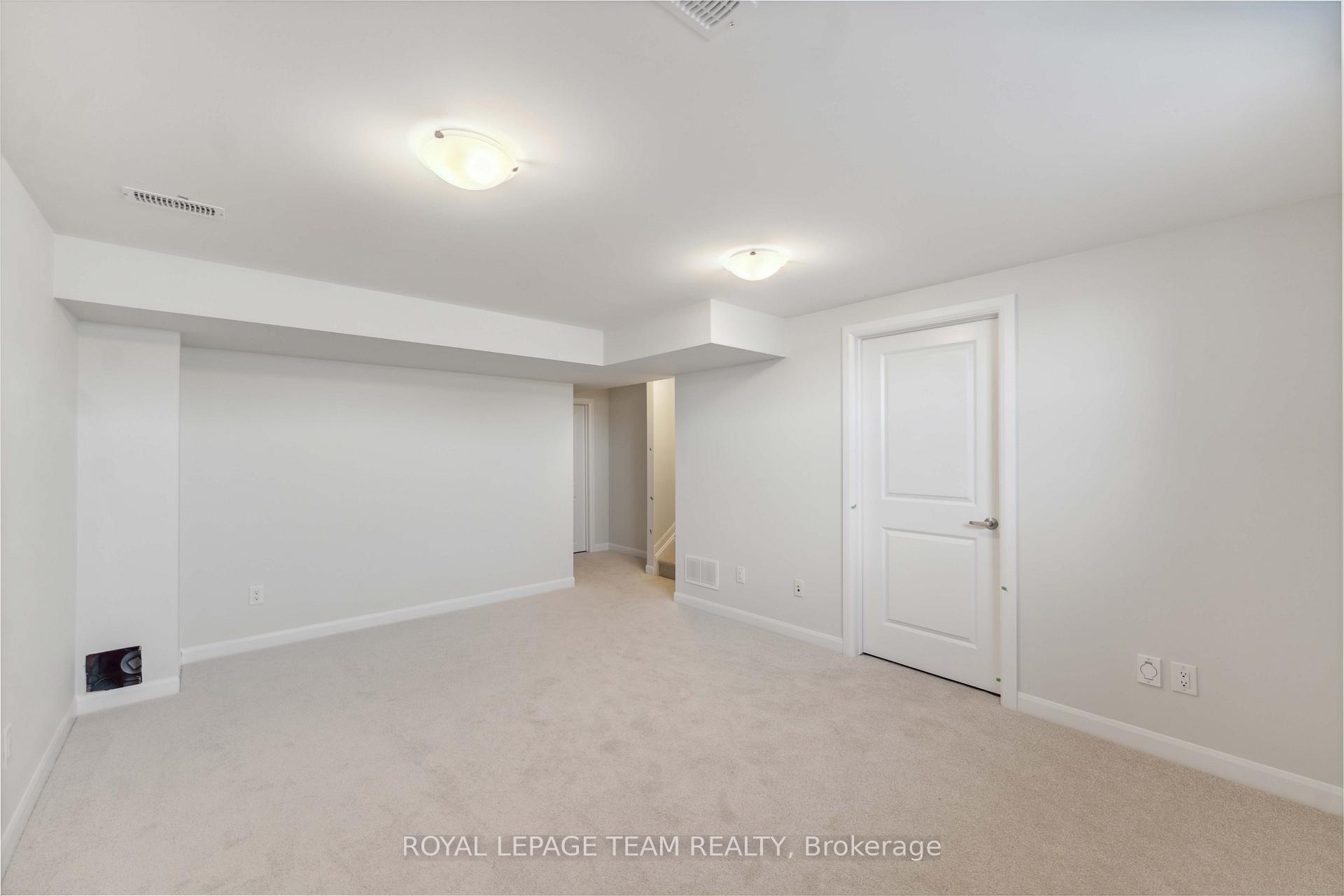 Photo 21 of 160 Invention Boulevard, Ottawa, Kanata - Morgan's Grant/South March — HOMEH