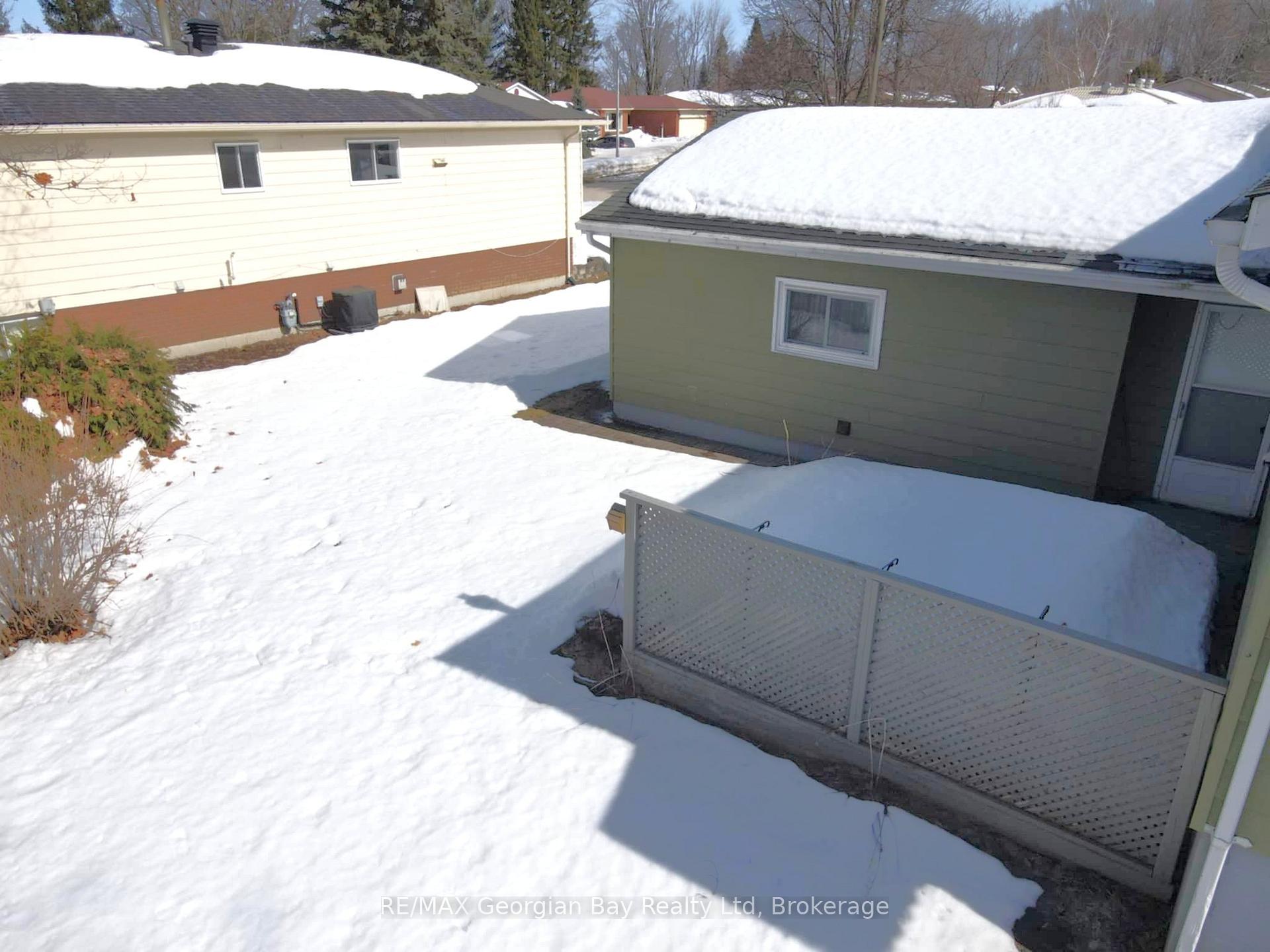 Photo 5 of 626 Randles Crescent, Midland — HOMEH
