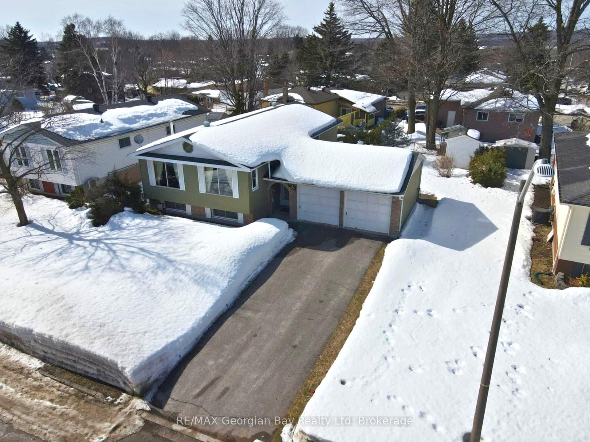 Photo 8 of 626 Randles Crescent, Midland — HOMEH