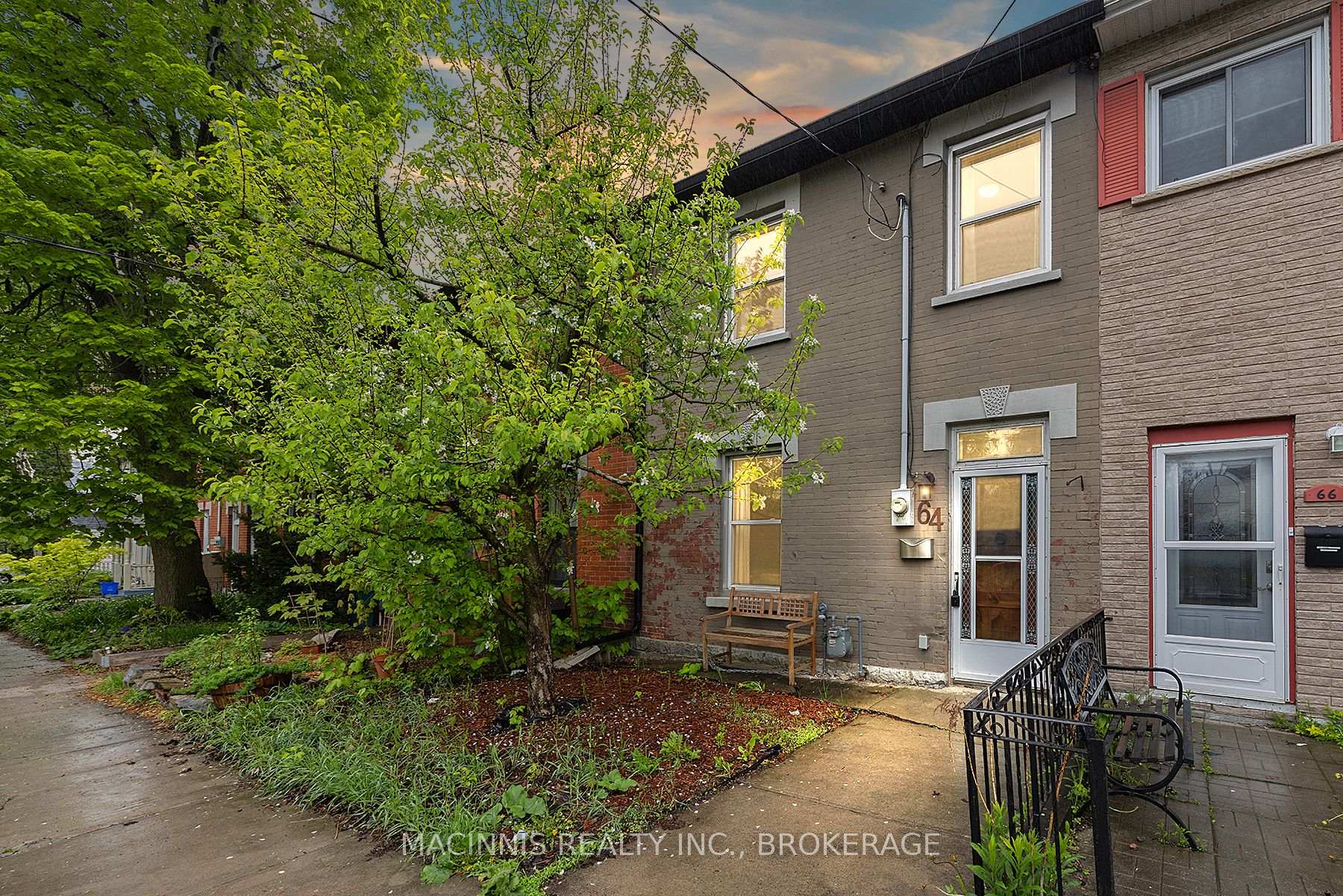 Photo 24 of 64 Bay Street, Kingston, East of Sir John A. Blvd — HOMEH