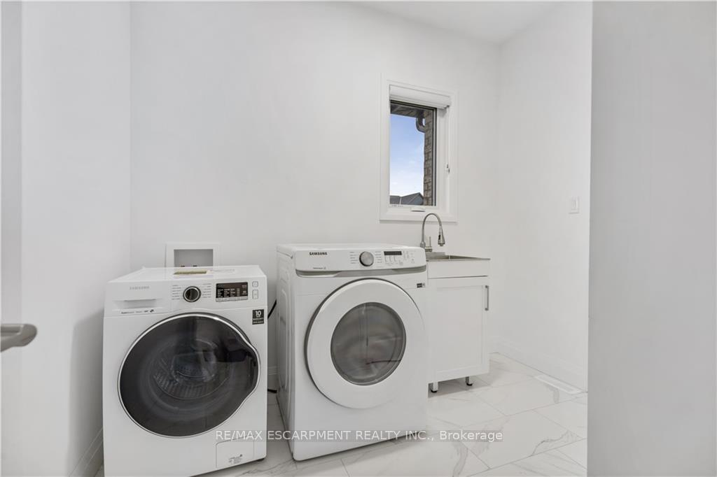 Photo 30 of 128 Basil Crescent, Middlesex Centre, Ilderton — HOMEH