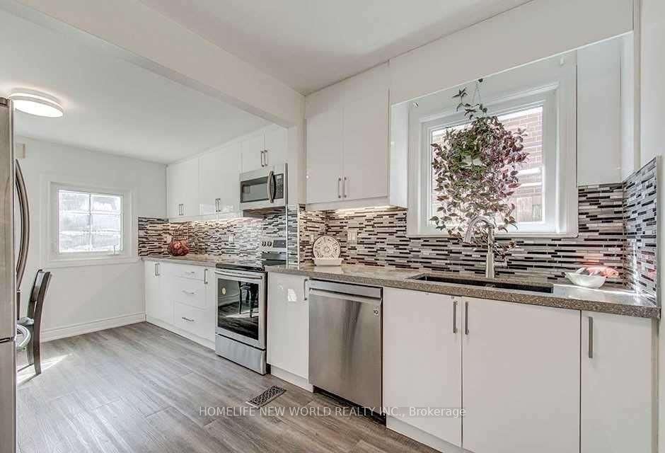 Photo 6 of Unit Main Floor, 85 Clark Avenue, Markham, Thornhill — HOMEH