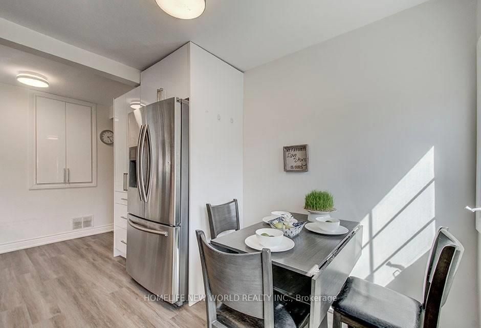 Photo 12 of Unit Main Floor, 85 Clark Avenue, Markham, Thornhill — HOMEH
