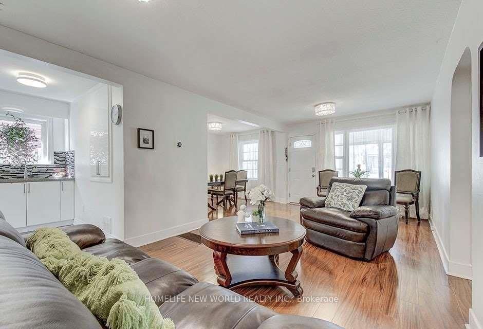 Photo 4 of Unit Main Floor, 85 Clark Avenue, Markham, Thornhill — HOMEH
