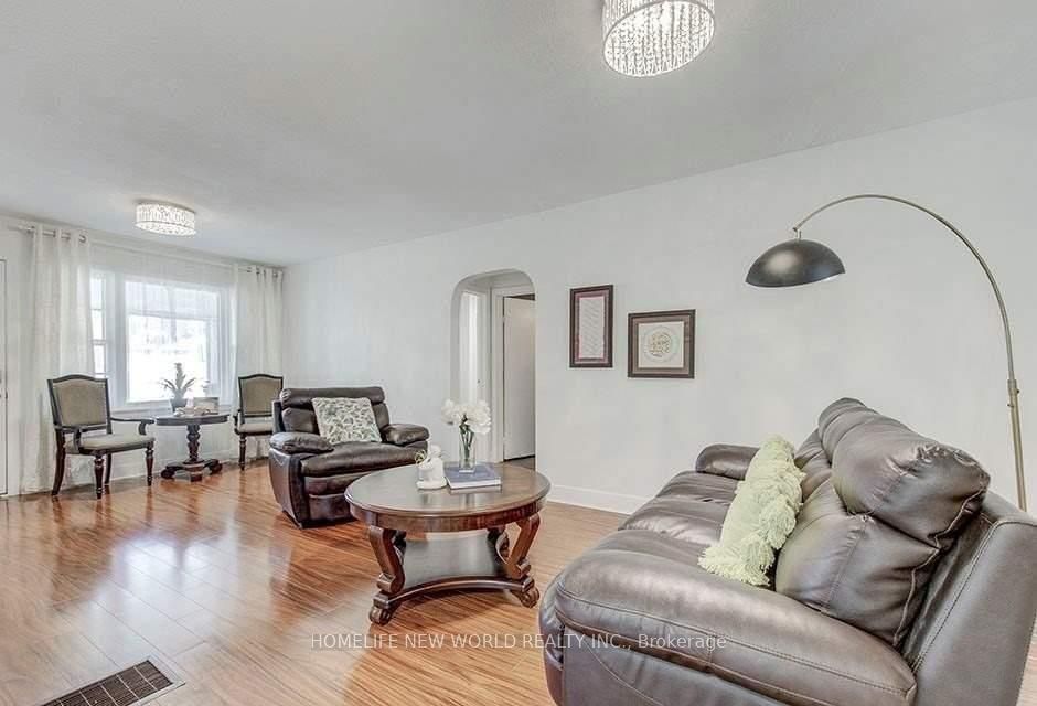 Photo 5 of Unit Main Floor, 85 Clark Avenue, Markham, Thornhill — HOMEH