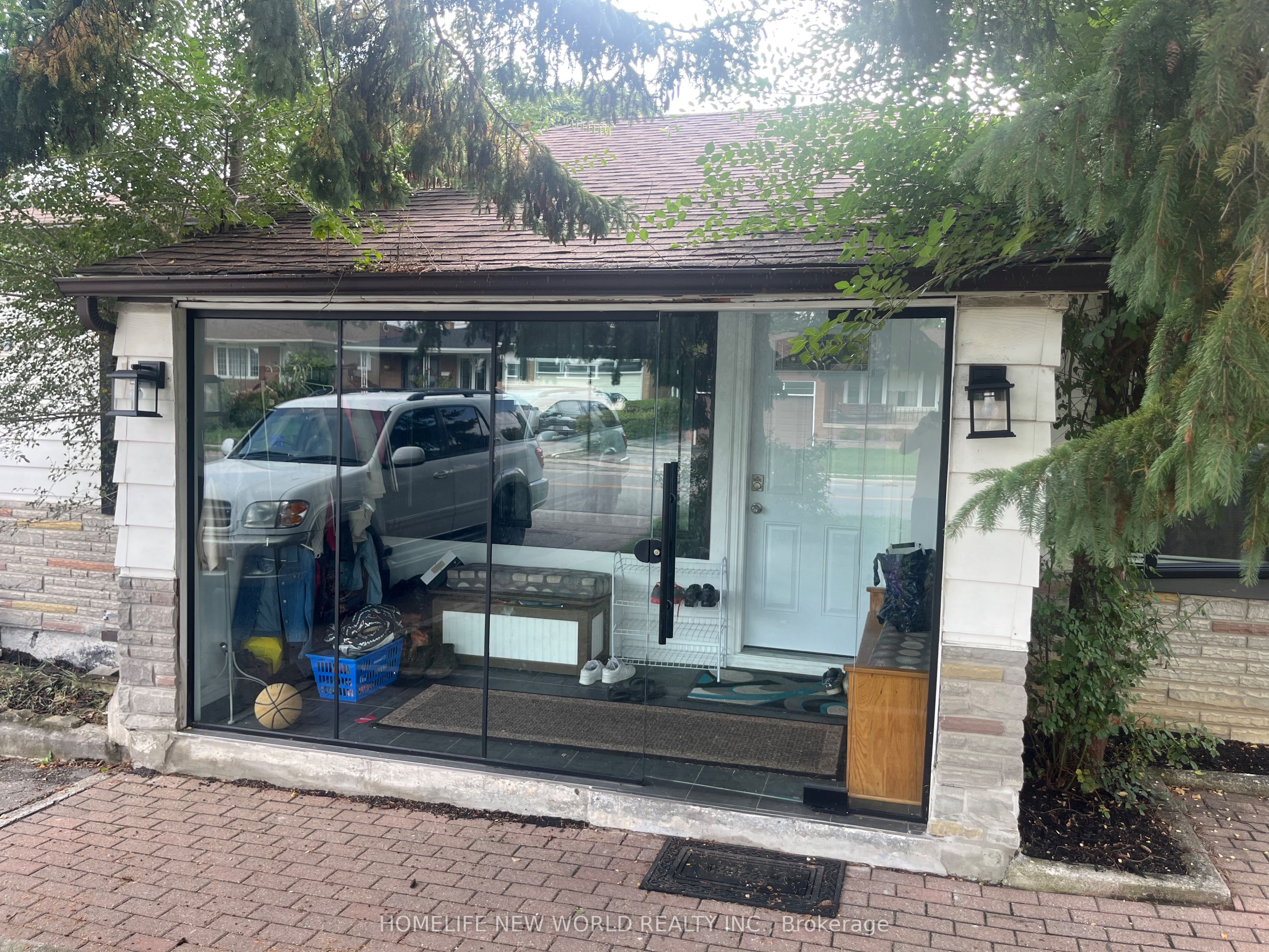 Photo 3 of Unit Main Floor, 85 Clark Avenue, Markham, Thornhill — HOMEH