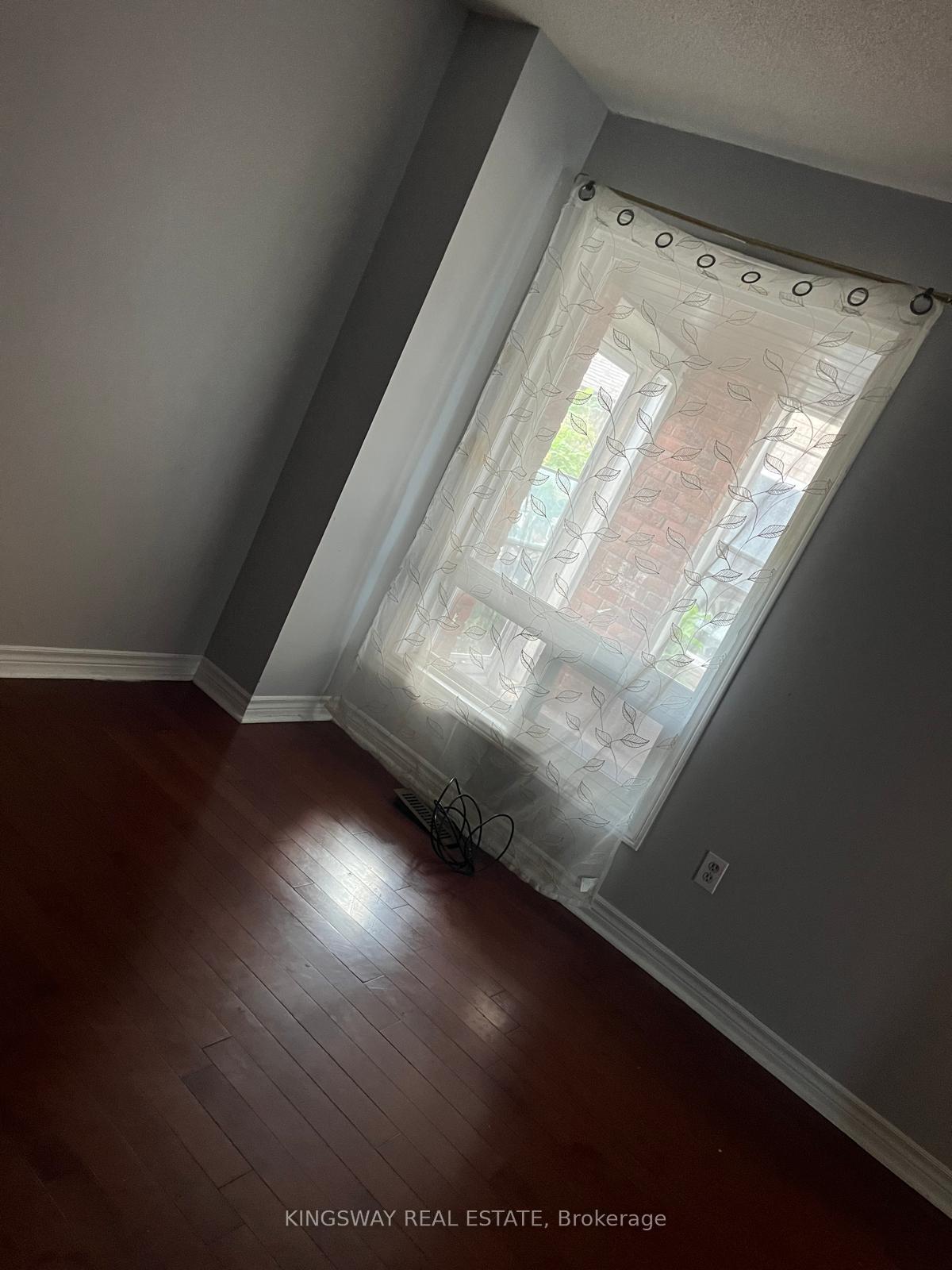 Photo 10 of 12 Cottsmore Crescent, Markham, Milliken Mills West — HOMEH