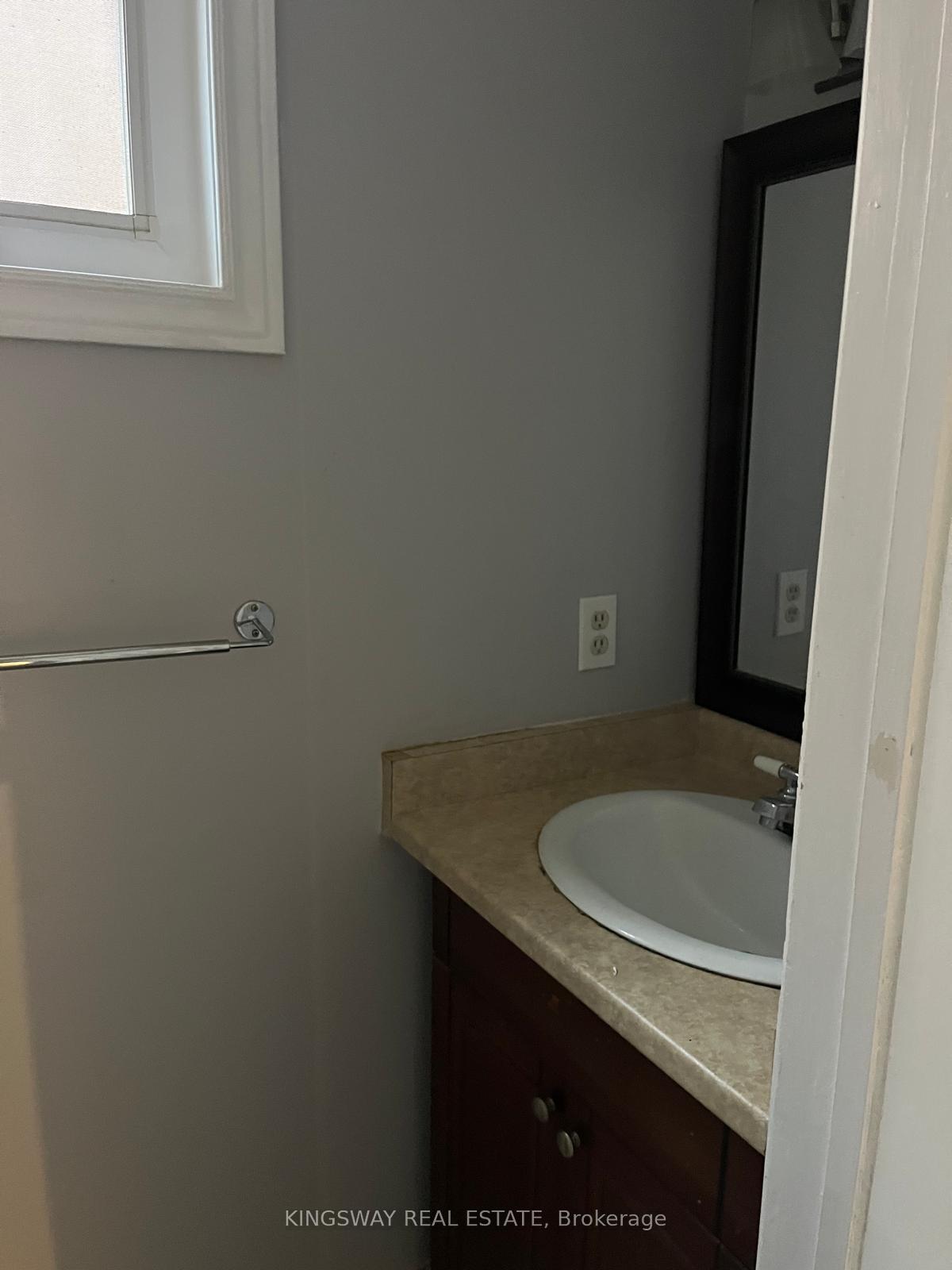 Photo 14 of 12 Cottsmore Crescent, Markham, Milliken Mills West — HOMEH