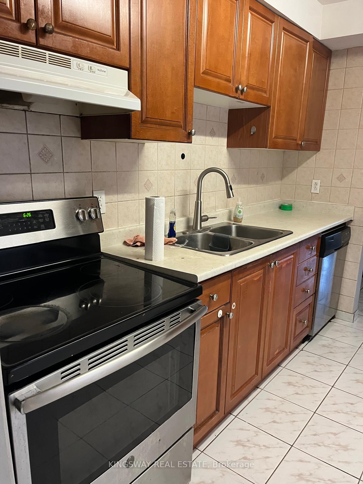 Photo 29 of 12 Cottsmore Crescent, Markham, Milliken Mills West — HOMEH