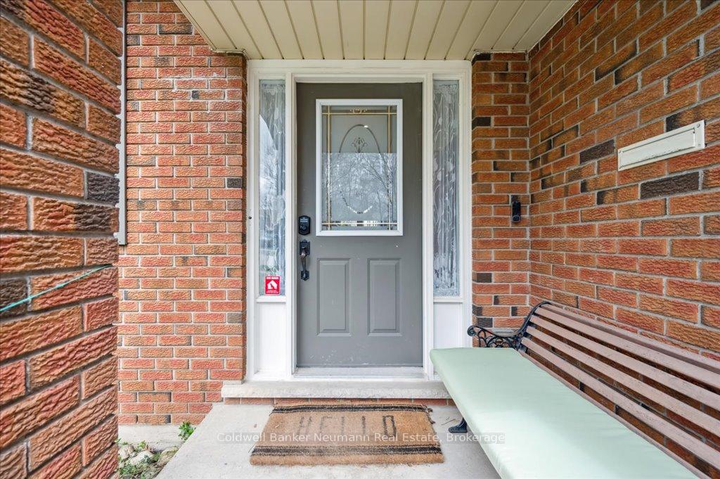 Photo 3 of 180 Southwood Drive, Kitchener — HOMEH
