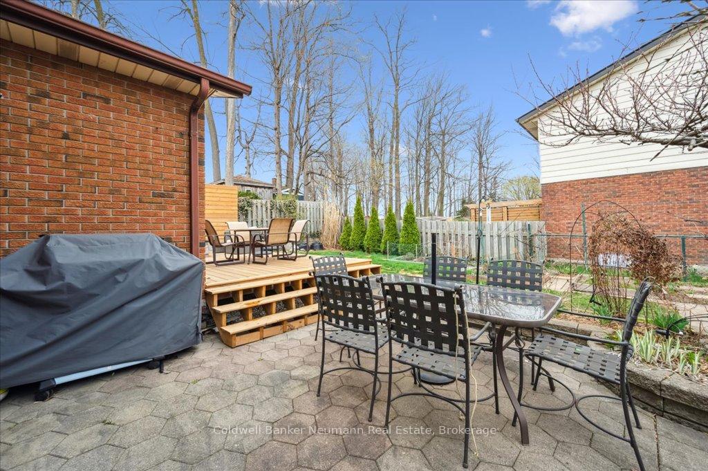 Photo 32 of 180 Southwood Drive, Kitchener — HOMEH