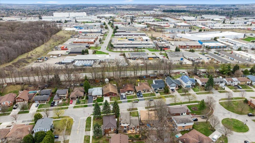 Photo 40 of 180 Southwood Drive, Kitchener — HOMEH