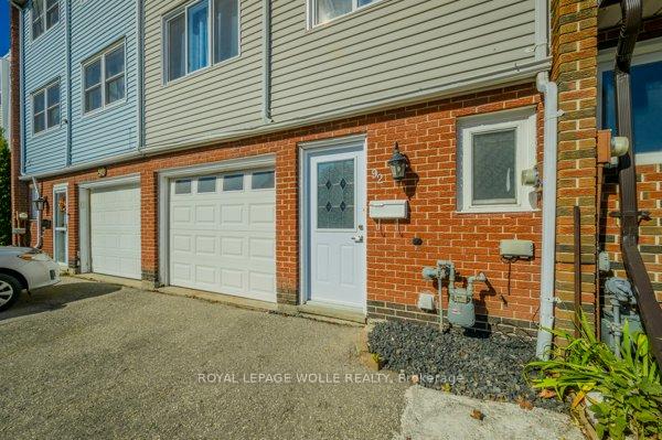 Photo 3 of 92 Charles Best Place, Kitchener — HOMEH