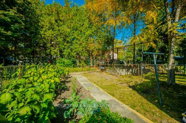 Photo 36 of 92 Charles Best Place, Kitchener — HOMEH