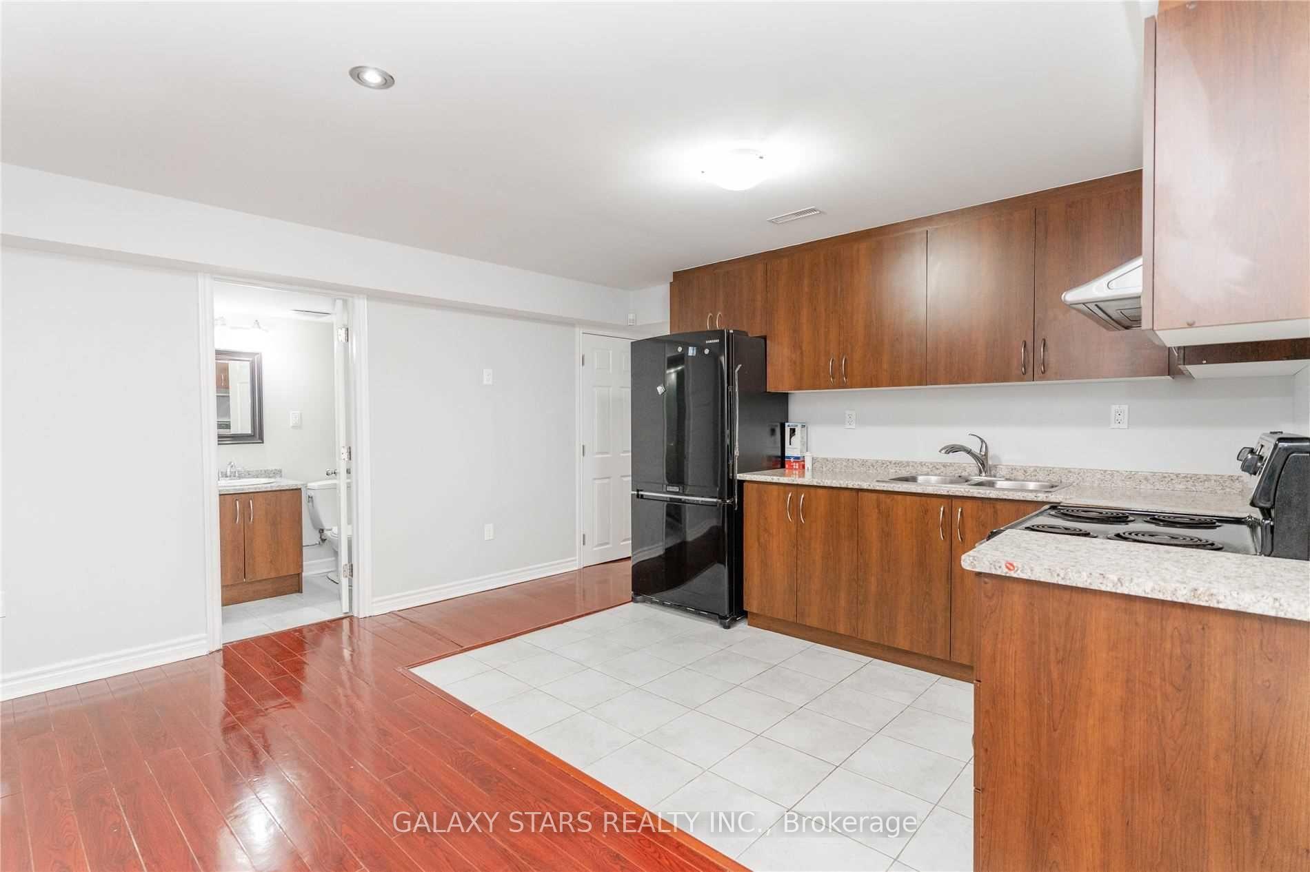 Photo 5 of Unit Bsmnt, 7 Wahba Way, Markham, Middlefield — HOMEH