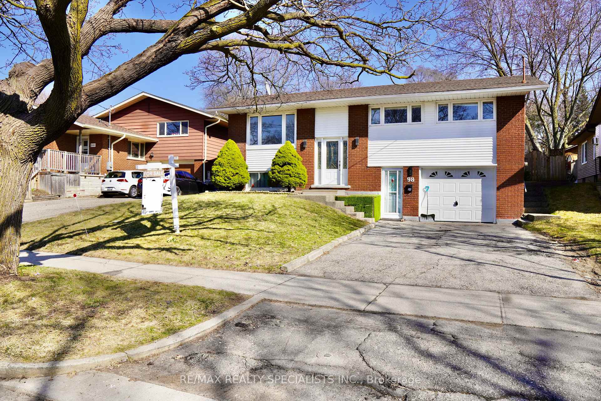 Photo 1 of 98 Ruskview Road, Kitchener — HOMEH