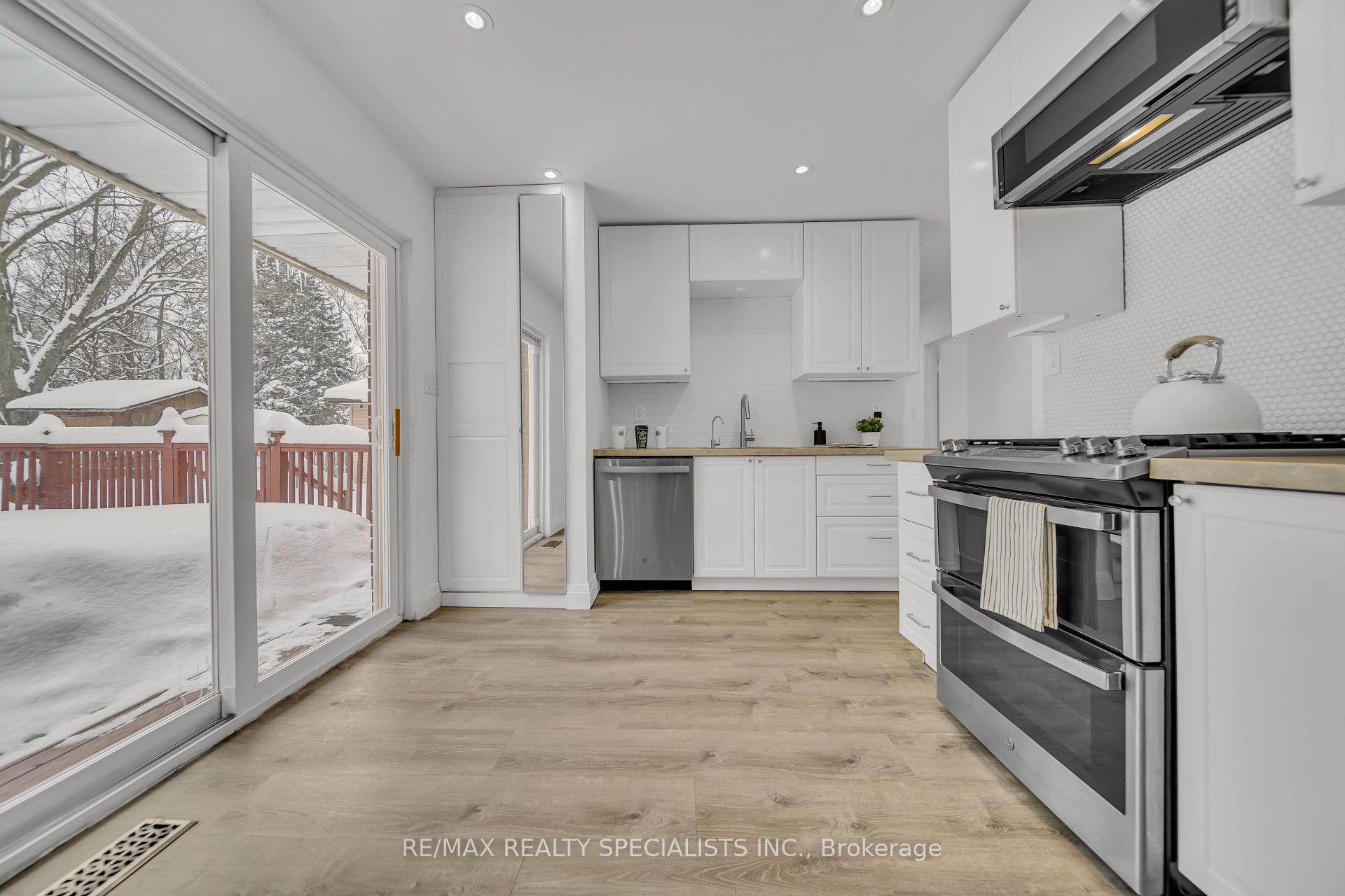 Photo 12 of 98 Ruskview Road, Kitchener — HOMEH