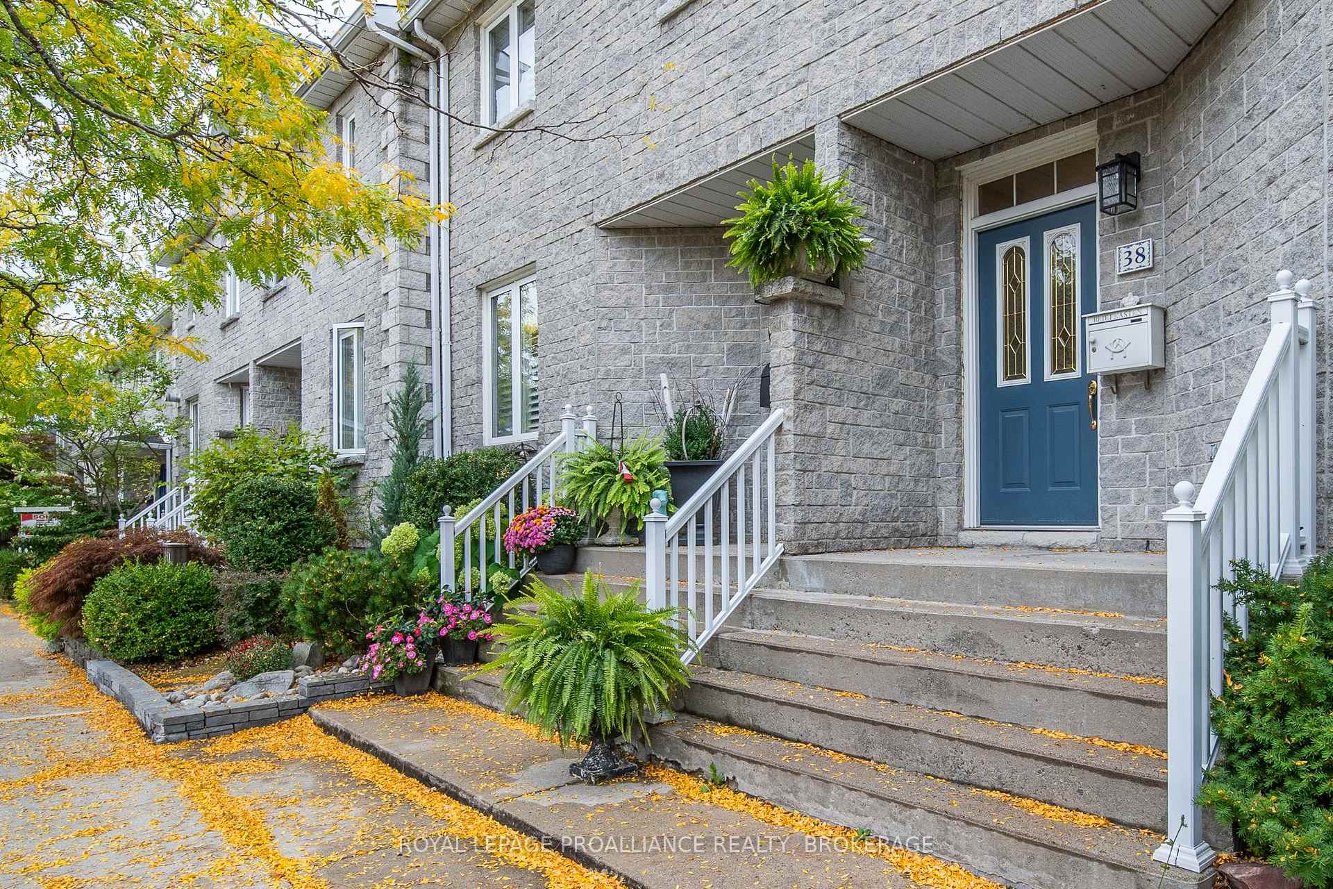 Photo 1 of 38 Yonge Street, Kingston, Central City West — HOMEH
